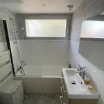 Cosy 5 Minutes From
