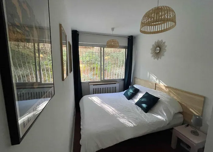 Cosy 5 Minutes From *